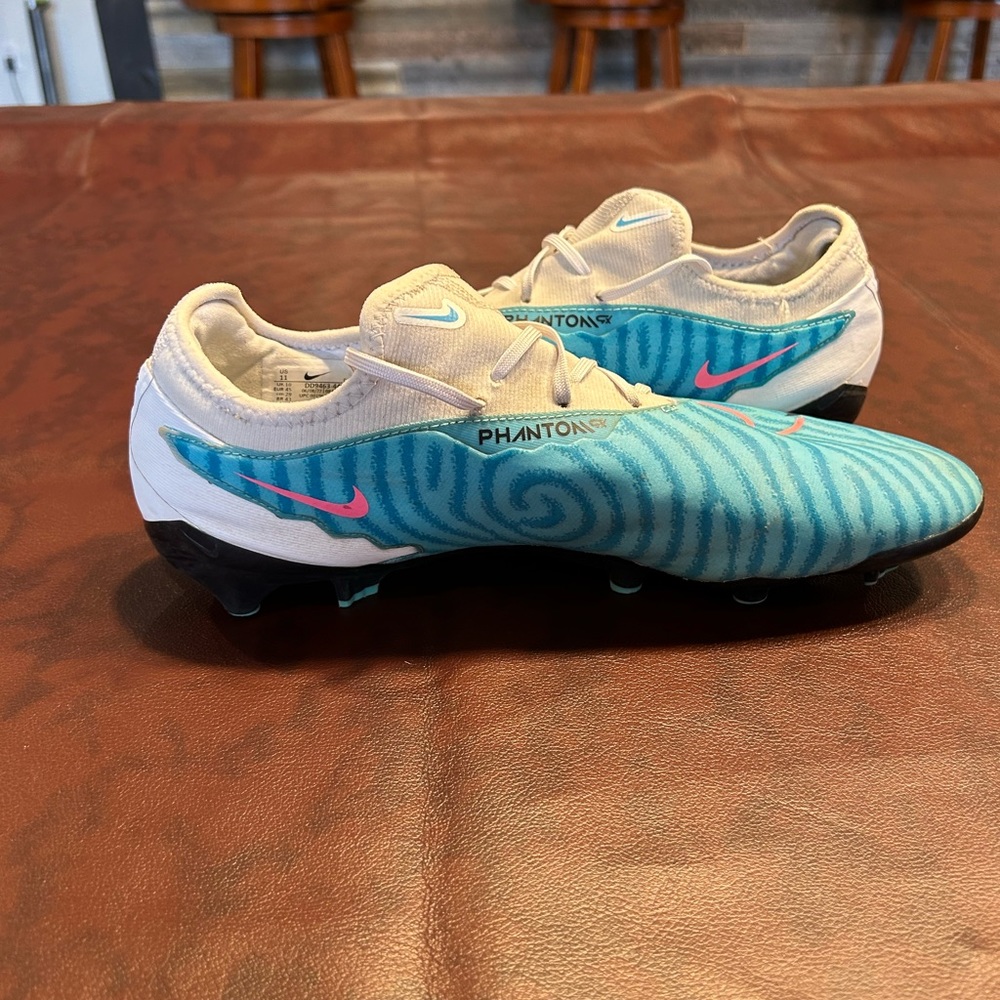 Phantom gt soccer cleats cotton candy color way! Size 11!